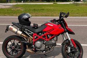Hypermotard 796