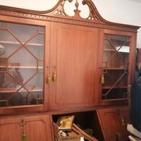 Credenza stile inglese con tavolo e 5 sedie