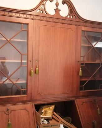 Credenza stile inglese con tavolo e 5 sedie
