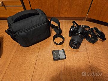 Nikon D3000 + obbiettivo 18-105mm + accessori