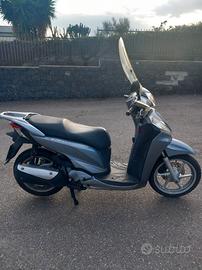 Honda sh 300