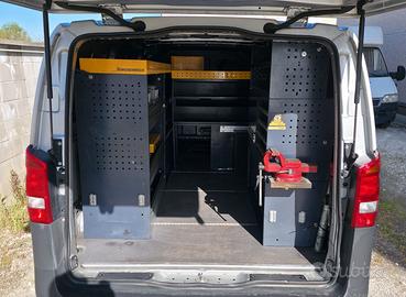 Allestimento per Furgone JUNGHEINRICH