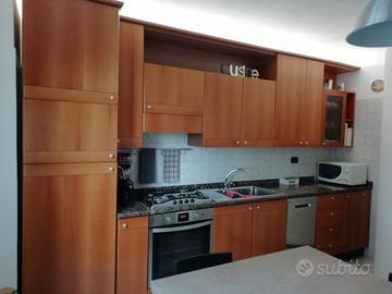 Cucina completa di elettrodomestici