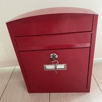 Cassetta postale rossa
