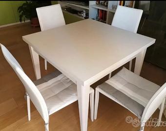 Tavolo a noce a libretto