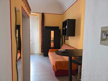 MONOLOCALE ARREDATO TARANTO BORGO