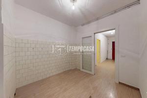 Rif. A010 QUADRILOCALE DI AMPIE METRATURE IN ZONA