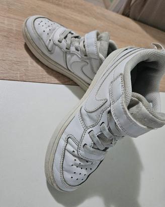 Scarpe con strappo Nike bambino 