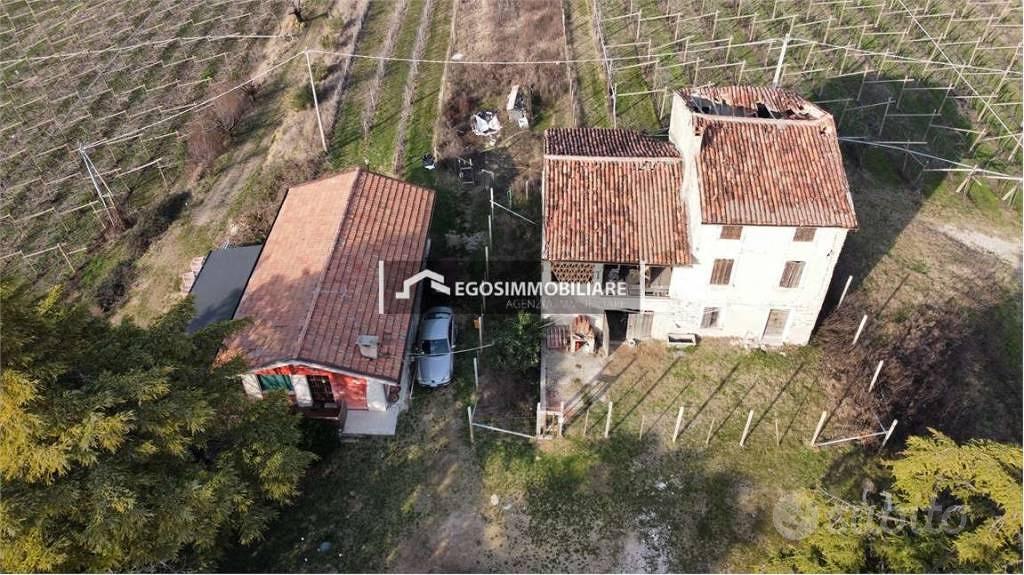 Rustico / Casale di 70000 m² con più di 5 locali a - Vista 4