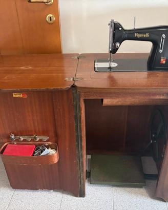 Macchina da cucire Vigorelli Domus con mobile