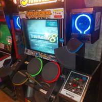 cabinato arcade drummania v8