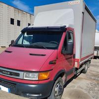 Iveco Daily 50C13 dotato di cassone centinato E3