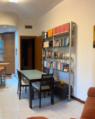 Cagliari, via Sicilia, ristrutturato bivano mq.60