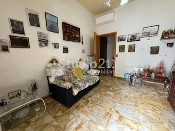 Appartamento di 90 m² con 4 locali e posto auto a 