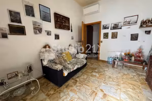 Appartamento di 90 m² con 4 locali e posto auto a 