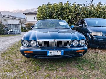 RICAMBI USATI JAGUAR SOVEREIGN DAIMLER 4.0 BENZ