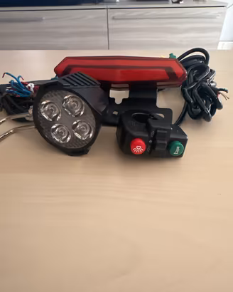 Kit frecce faro e claxson x bici elettrica