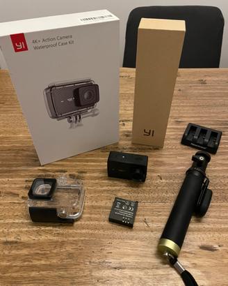 Action cam YI 4K+ plus con selfie stick bluetooth