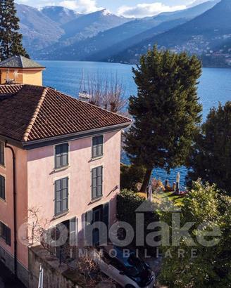 Villa di 350 m² con più di 5 locali a Moltrasio