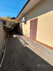 Appartamento con giardino ad Acireale 