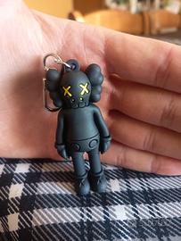 portachiavi kaws