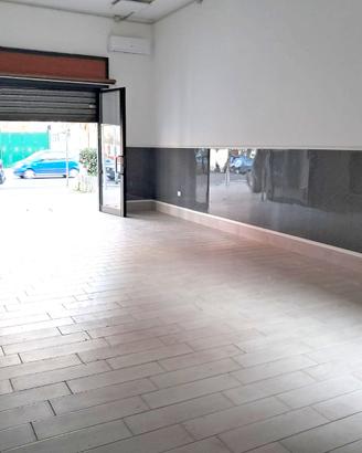 Locale commerciale 50 mq con agibilità C/so Europa