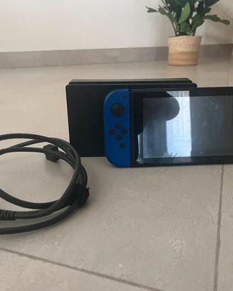 Nintendo Switch con dock e cavo USB-C