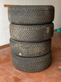 Pneumatici invernali con cerchi