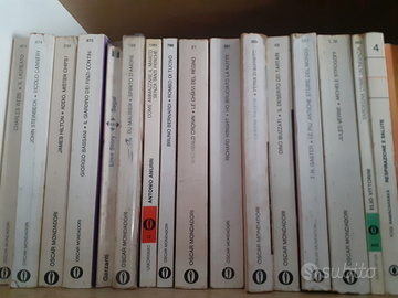 Collezione di 14 libri gli Oscar Mondadori anni 70