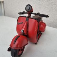 modellino Vespa in latta anni 50