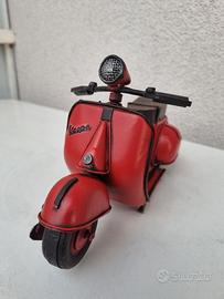 modellino Vespa in latta anni 50