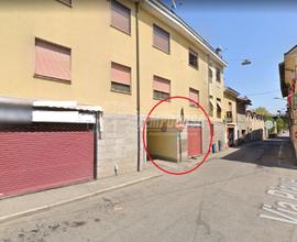 NEGOZIO UNA VETRINA  FRONTE STRADA LIBERO SUBITO