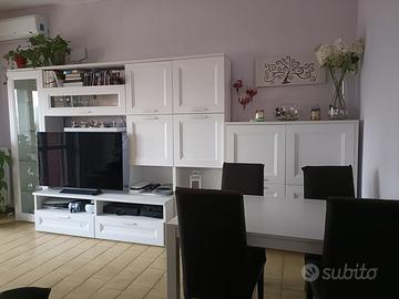 Sala Sofia + Madia Sofia + Tavolo