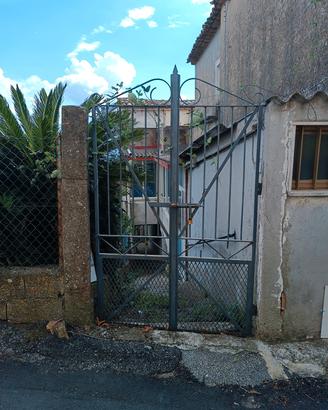 casa indipendente con giardino  