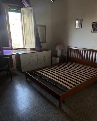 Letto matrimoniale con rete a doghe