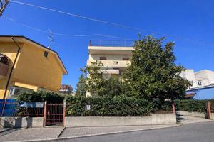 3 LOCALI A GIULIANOVA