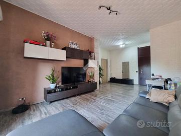 3 LOCALI A CARUGATE