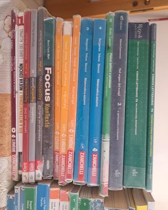 libri scolastici  medie e superiori 