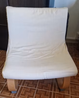 Poltrona a dondolo in legno curvato