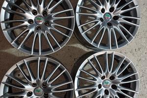Cerchi il lega sa 17 . Alfa romeo 159
