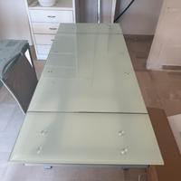 Tavolo di vetro tenperato