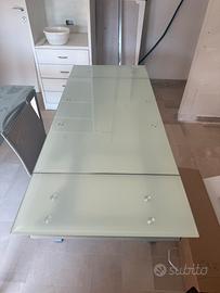Tavolo di vetro tenperato