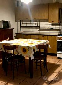 Arredamento retrò in formica anni 70