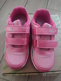 Scarpa Chicco con luci. Nuova. N.31