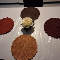 sottopiatti fatti a mano,centri all'uncinetto