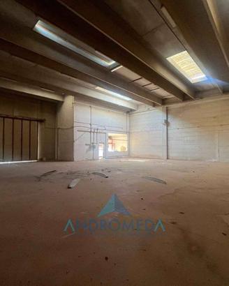Immobile di 430 m² a Modugno