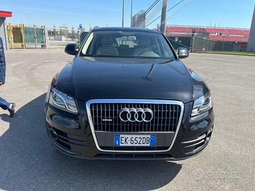 AUTOVETTURA AUDI Q5