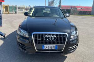 AUTOVETTURA AUDI Q5