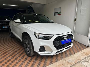 AUDI A1 2ª serie A1 citycarver 30 TFSI S troni...