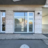 NEGOZIO A IVREA